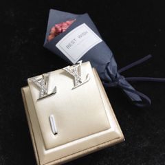  Bông Tai LV Màu Trắng Pha Lê (AA) 