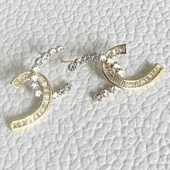  Bông Tai Chanel Bản To Màu Vàng Pha Lê Trắng (CC) 