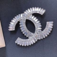  Cài Áo Nam, Nữ - Chanel Màu Trắng Bản To Pha Lê (BY) 