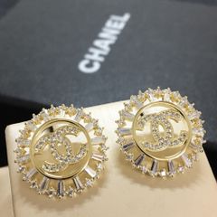  Bông Tai Chanel Bản To Màu Vàng Pha Lê Trắng (BG) 