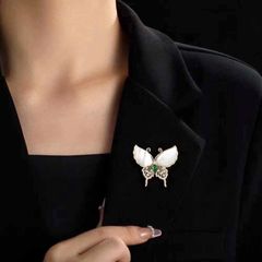  Cài Áo Con Bướm Vỏ Trai Tự Nhiên & Pha Lê Xanh 