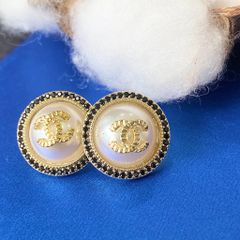  Bông Tai Chanel Màu Vàng Ngọc Trai & Pha Lê Đen Sang Trọng (BY) 