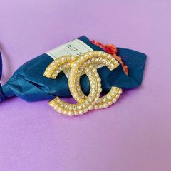  Cài Áo Nam, Nữ - Chanel Màu Vàng Ngọc Trai & Pha Lê Trắng (BU) 