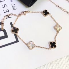  Vòng Tay TiTan Cao Cấp - Cỏ 4 Lá May Mắn 0,9cm Màu Đen & Màu Trắng Vỏ Trai Thiên Nhiên (AB) 