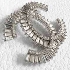  Cài Áo Nam, Nữ - Chanel Màu Trắng Bản To Pha Lê (BY) 