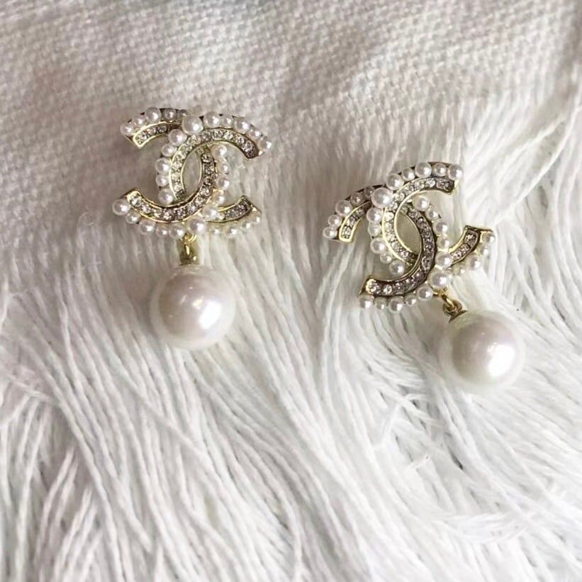  Bông Tai Chanel Màu Vàng Ngọc Trai & Pha Lê Trắng (BJ) 