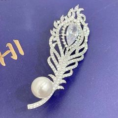  Cài Áo Nam, Nữ - Lông Vũ Ngọc Trai & Pha Lê Trắng (AC) 