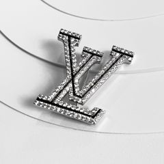  Cài Áo Nam, Nữ - LV Màu Trắng Pha Lê (AF) 