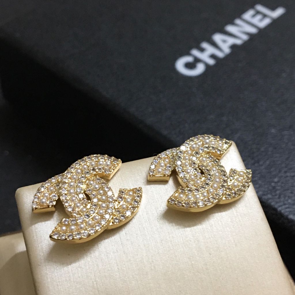  Bông Tai Chanel Màu Vàng Ngọc Trai & Pha Lê (AG) 
