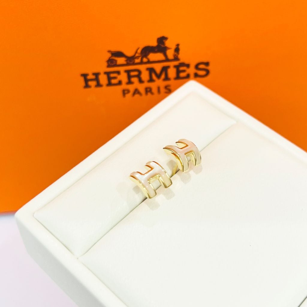  Bông Tai Hermes Màu Vàng Vỏ Trai Thiên Nhiên (AN) 