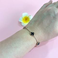  Vòng Tay TiTan Cao Cấp - Cỏ 4 Lá May Mắn Màu Đen 0,9cm (AA) 