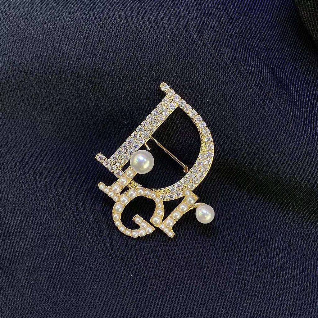  Cài Áo Nam, Nữ - Dior Màu Vàng Ngọc Trai & Pha Lê Trắng (AI) 