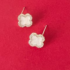  Bông Tai Cỏ 4 Lá May Mắn 1cm Vỏ Trai Thiên Nhiên & Pha Lê Trắng (AG) 