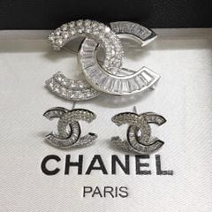 Bộ Trang Sức Chanel Trắng - Cài Áo & Bông Tai Pha Lê (AH) 