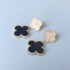  Bông Tai Cỏ 4 Lá May Mắn Màu Đen Pha Lê (AK) 