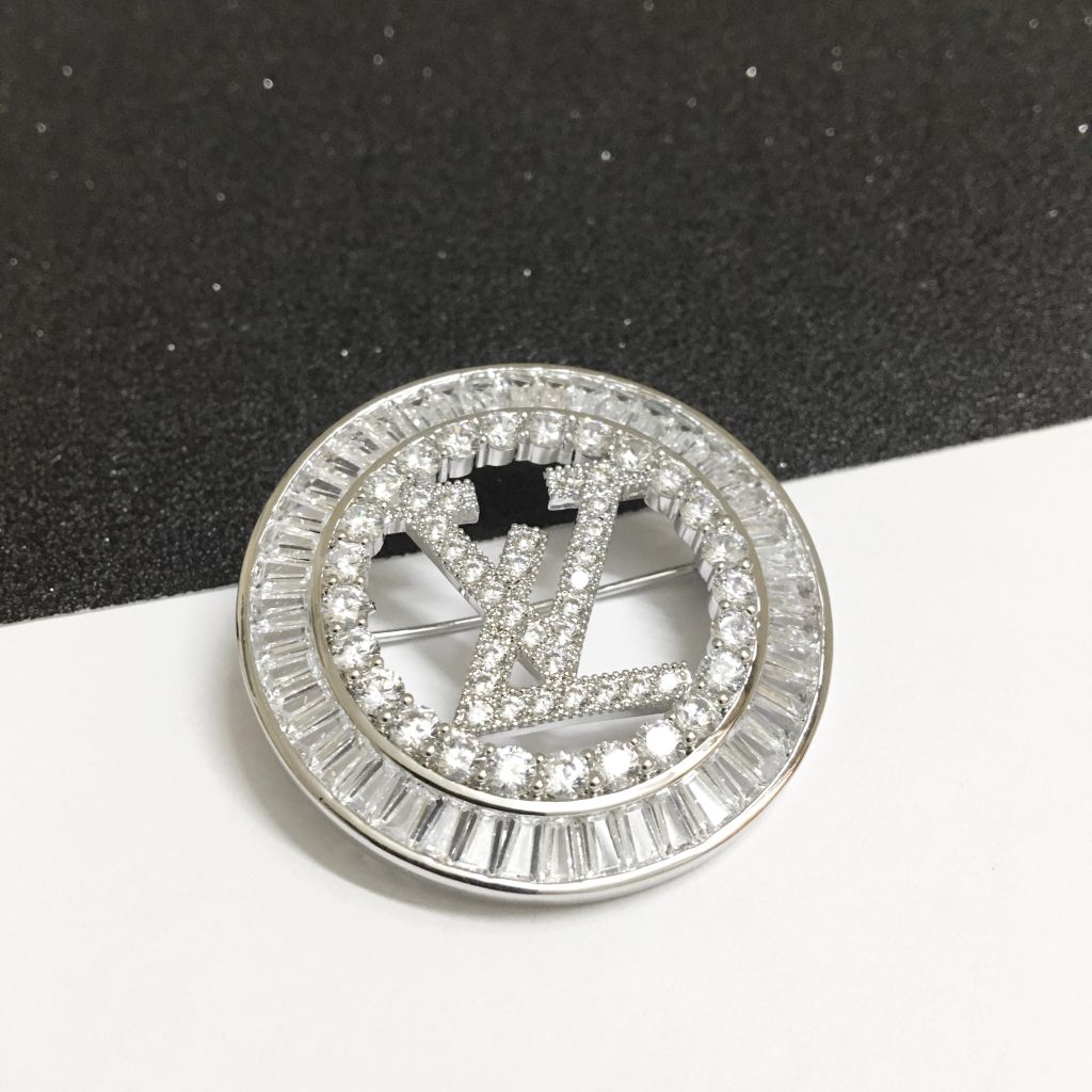  Cài Áo Nam, Nữ - LV Màu Trắng Pha Lê (AA) 