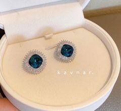  Bông Tai Vuông Bản To Pha Lê Xanh Bích & Trắng Sang Trọng (AP) 