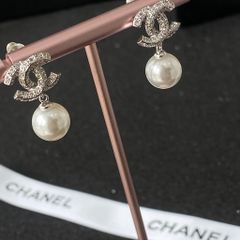  Bông Tai Chanel Màu Trắng Ngọc Trai & Pha Lê (CE) 