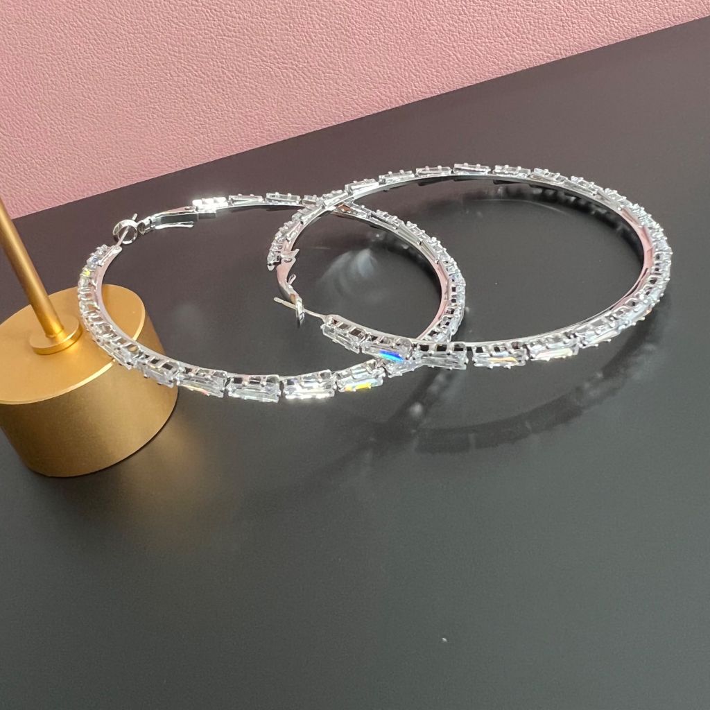  Bông Tai Khoen Tròn Bản To Màu Trắng 6,5cm Pha Lê (BM) 