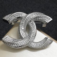  Bộ Trang Sức Chanel Trắng - Cài Áo & Bông Tai Pha Lê (AB) 