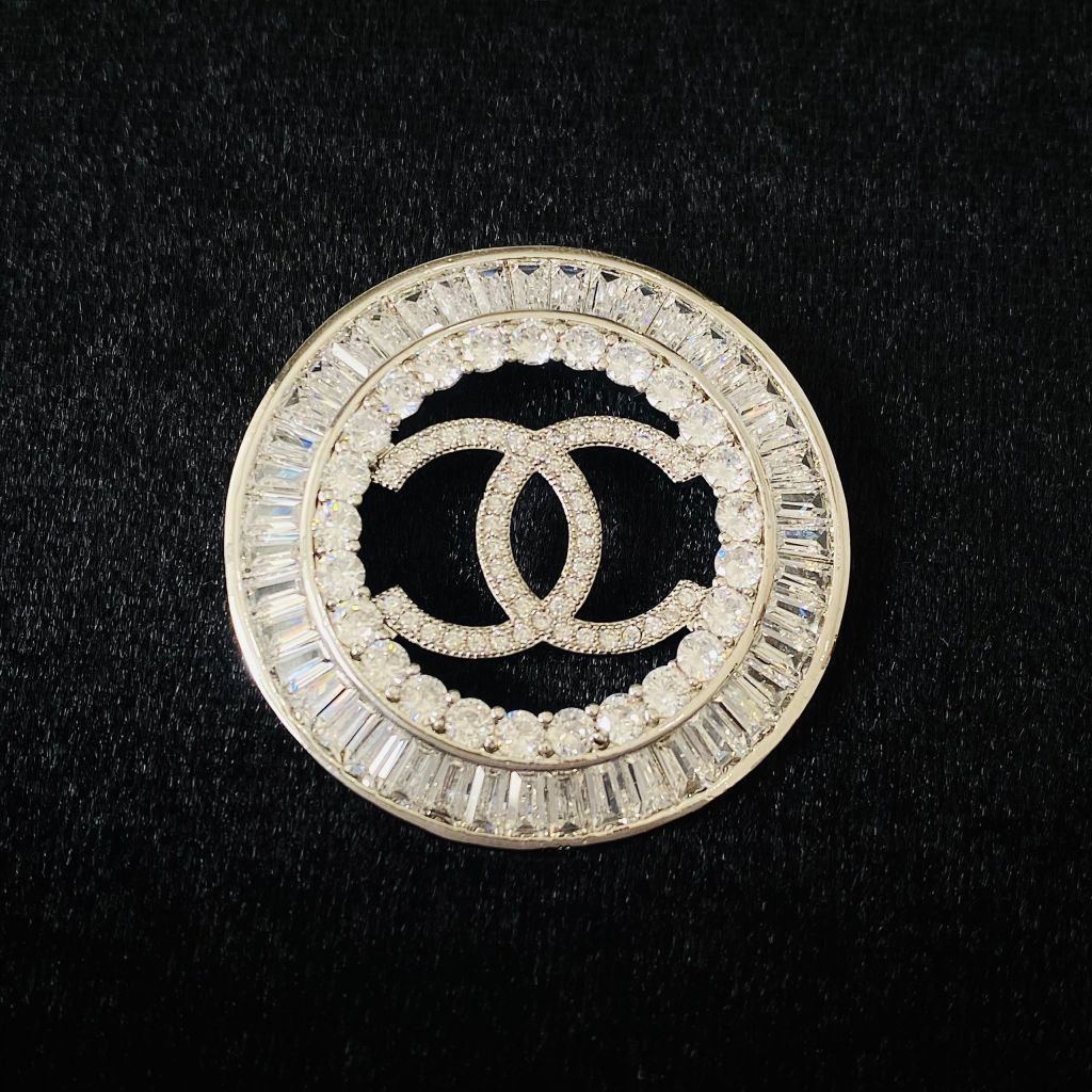  Cài Áo Nam, Nữ - Chanel Màu Trắng Pha Lê (BV) 