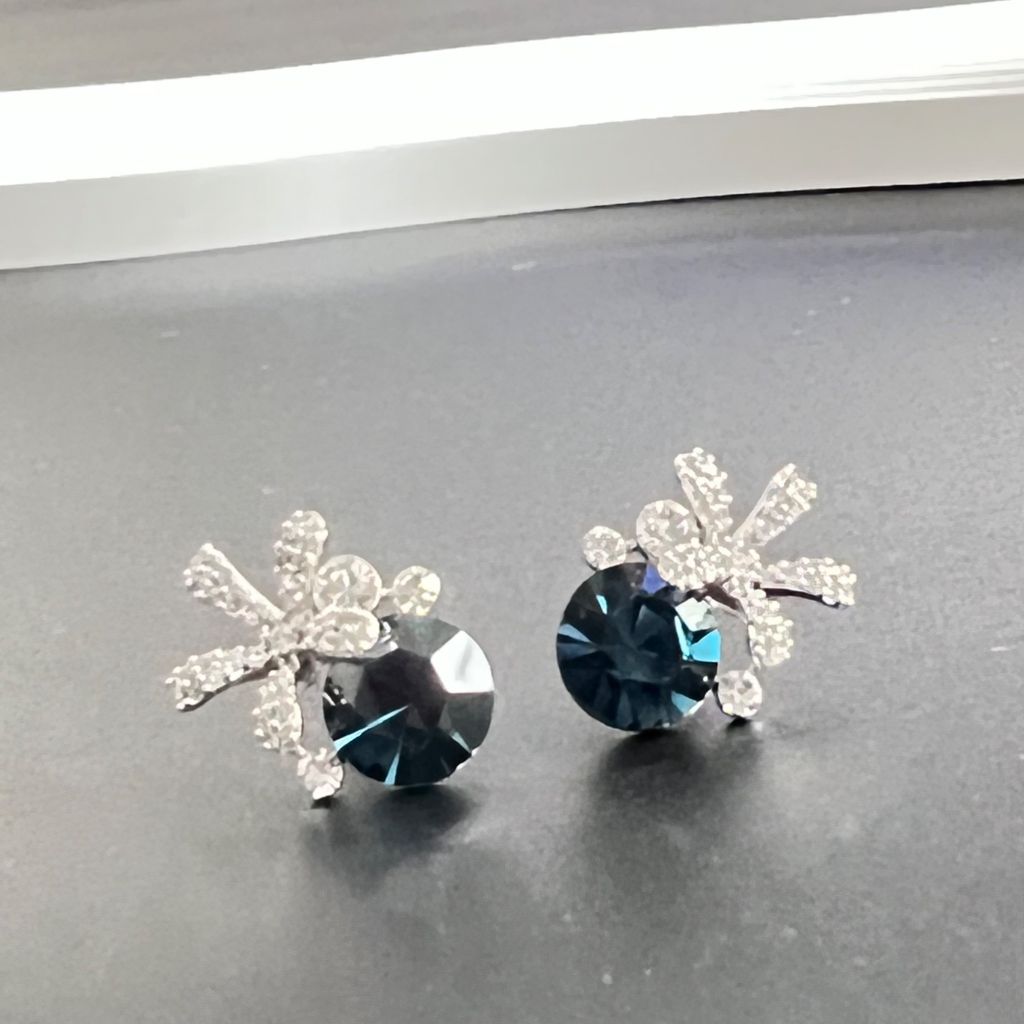  Bông Tai Cánh Hoa Pha Lê Xanh Bích & Trắng (BO) 