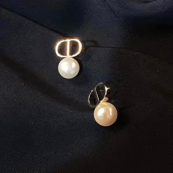  Bông Tai Dior Màu Vàng Ngọc Trai (AL) 