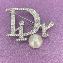  Cài Áo Dior Màu Trắng Ngọc Trai & Pha Lê (AN) 