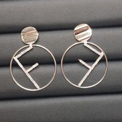  Bông Tai Fendi Vòng Tròn Bản To Pha Lê Trắng Cá Tính 