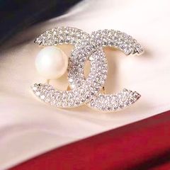  Cài Áo Chanel Màu Vàng Ngọc Trai & Pha Lê Trắng (BC) 