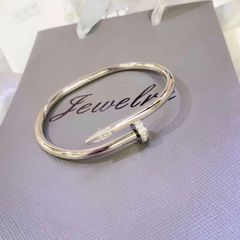  Vòng Tay Nam, Nữ TiTan Cao Cấp - Cartier Cây Đinh Màu Trắng Pha Lê (AH) 