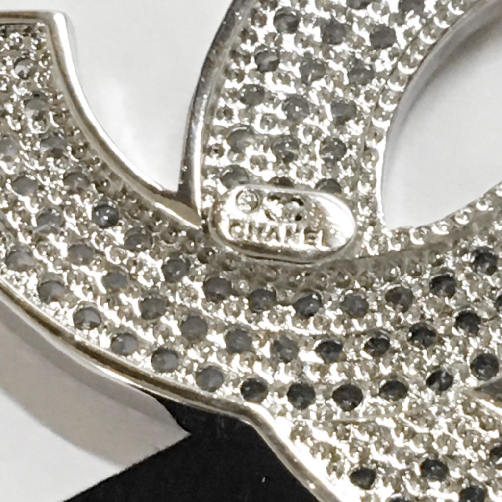  Cài Áo Nam, Nữ - Chanel Màu Trắng Pha Lê (BB) 