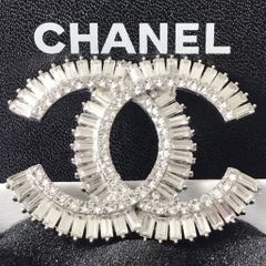  Cài Áo Nam, Nữ - Chanel Màu Trắng Bản To Pha Lê (BY) 