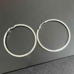  Bông Tai Khoen Tròn Bản To Màu Trắng 6,3cm Pha Lê (BP) 