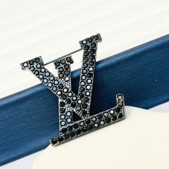  Cài Áo Nam, Nữ - LV Pha Lê Đen Sang Trọng (AI) 