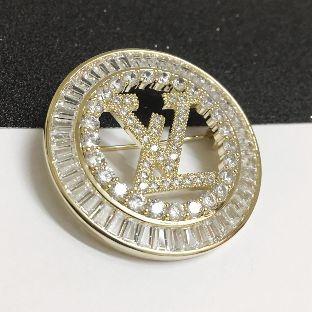  Cài Áo Nam, Nữ - LV Màu Vàng Pha Lê Trắng (AB) 