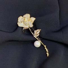  Cài Áo Hoa Hồng Vàng Ngọc Trai & Pha Lê Trắng Quý Phái (AM) 