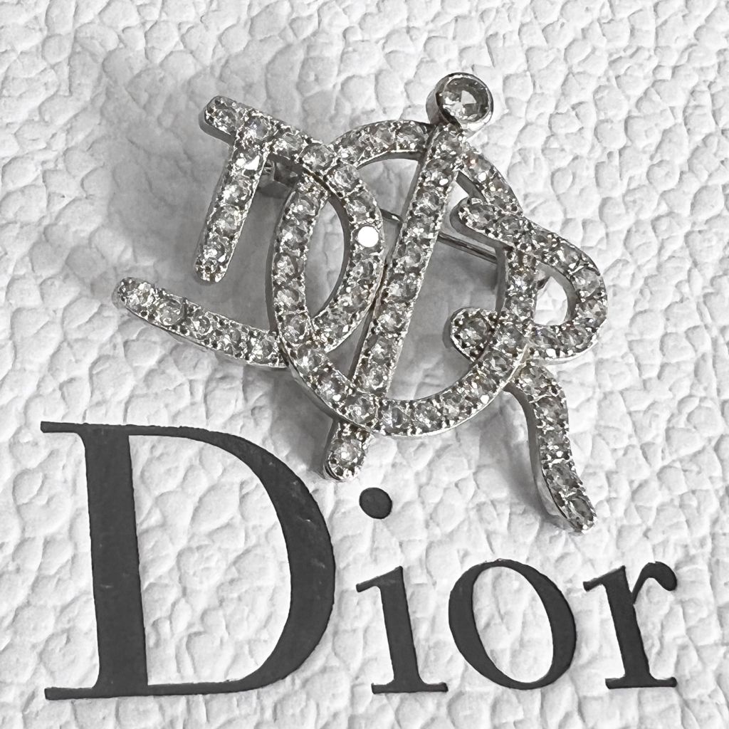  Cài Áo Nam, Nữ - Dior Màu Trắng Pha Lê (AU) 