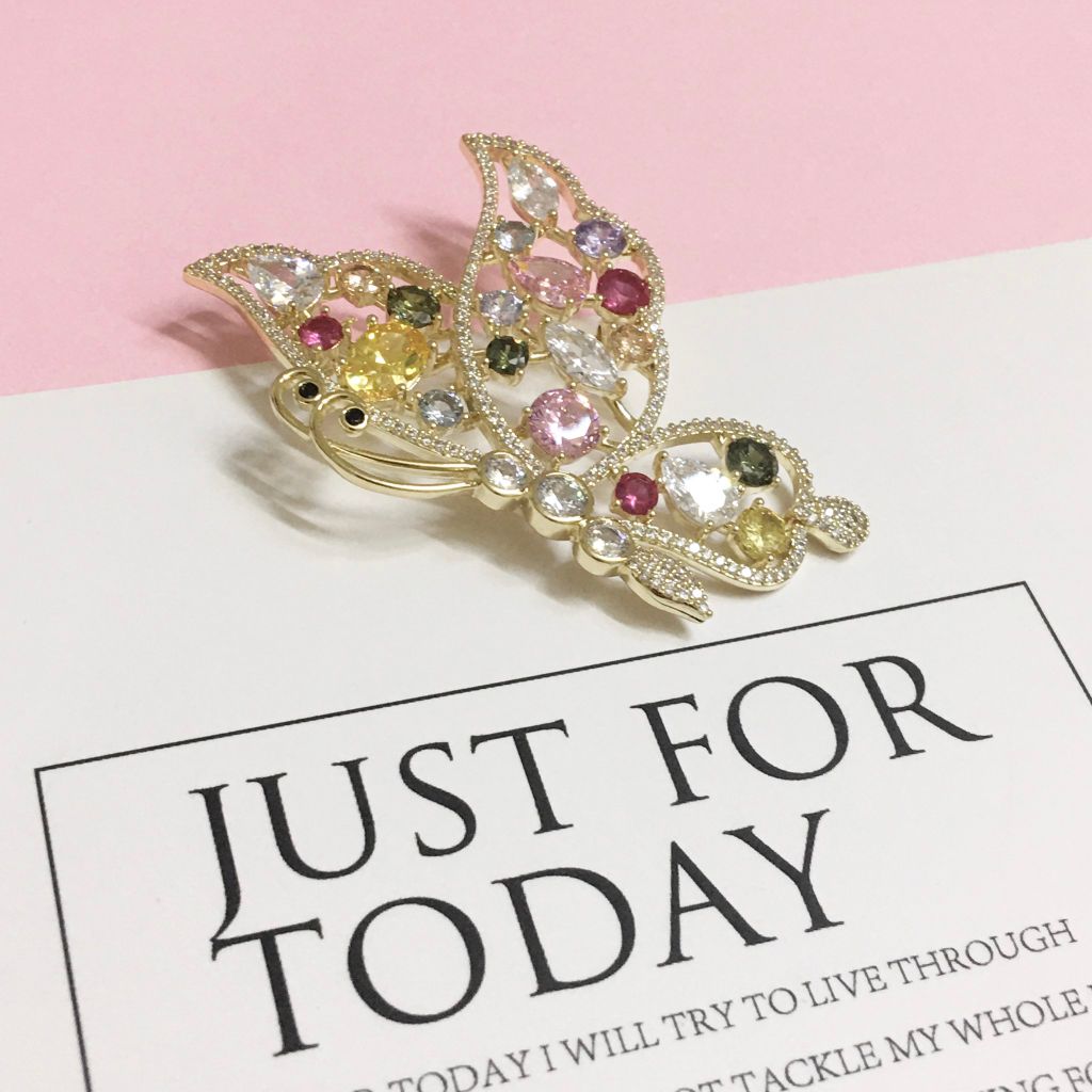  Cài Áo Con Bướm Pha Lê Màu Kiêu Sa (AF) 