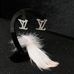  Bông Tai LV Màu Trắng Pha Lê (AD) 