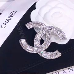  Cài Áo Nam, Nữ - Chanel Màu Trắng Bản To Pha Lê (CM) 