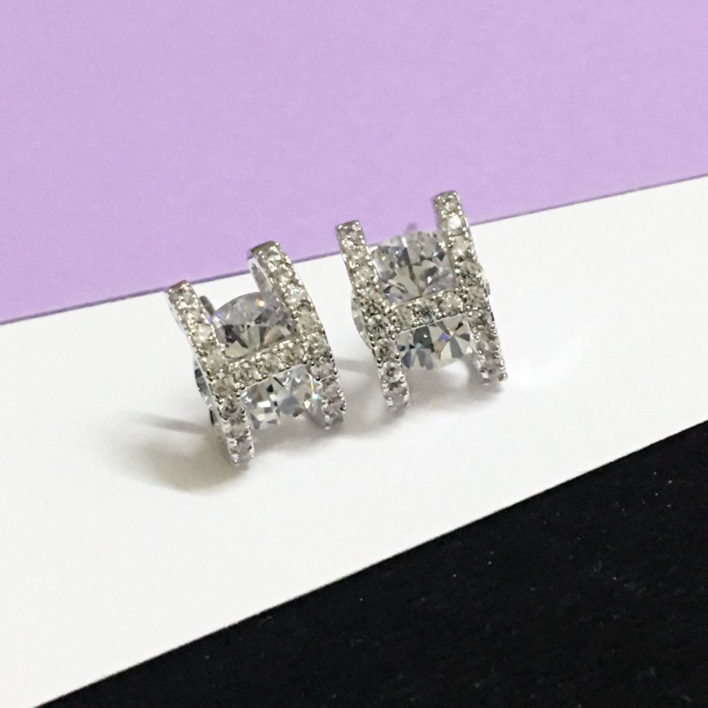  Bông Tai Hermes Màu Trắng Pha Lê (AE) 