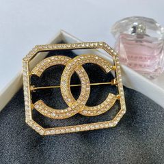  Cài Áo Nam, Nữ - Chanel Màu Vàng Bản To Pha Lê Trắng (BT) 