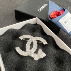 Cài Áo Chanel & Con Bướm Màu Trắng Pha Lê (CQ) 