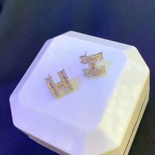  Bông Tai Hermes Màu Vàng Pha Lê Trắng (AH) 