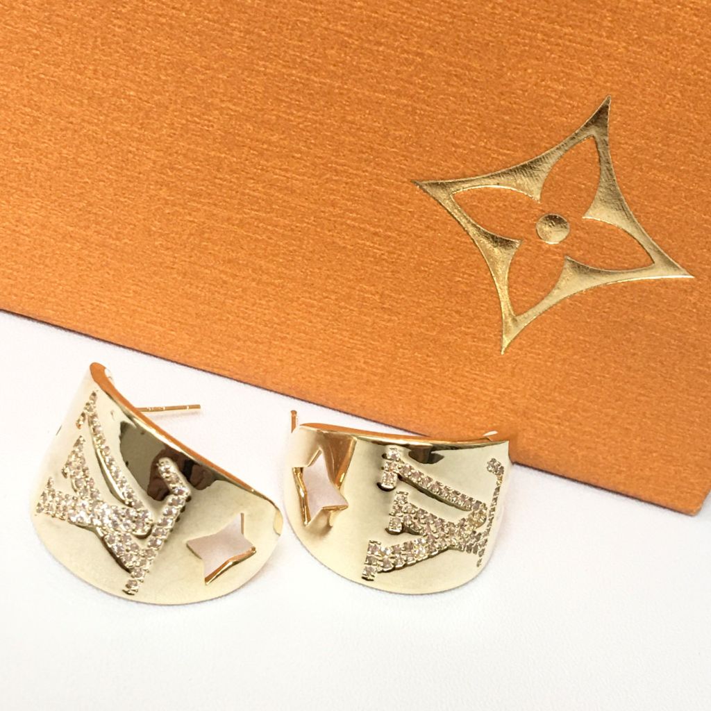  Bông Tai LV Bản To Ôm Vành Tai Màu Vàng Pha Lê Trắng (AB) 