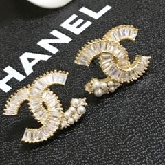  Bông Tai Chanel Màu Vàng Ngọc Trai & Pha Lê Trắng (AR) 