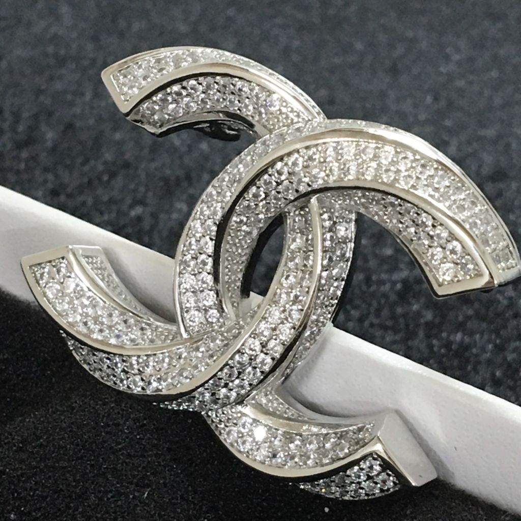  Bộ Trang Sức Chanel Trắng - Cài Áo & Bông Tai Pha Lê (AB) 
