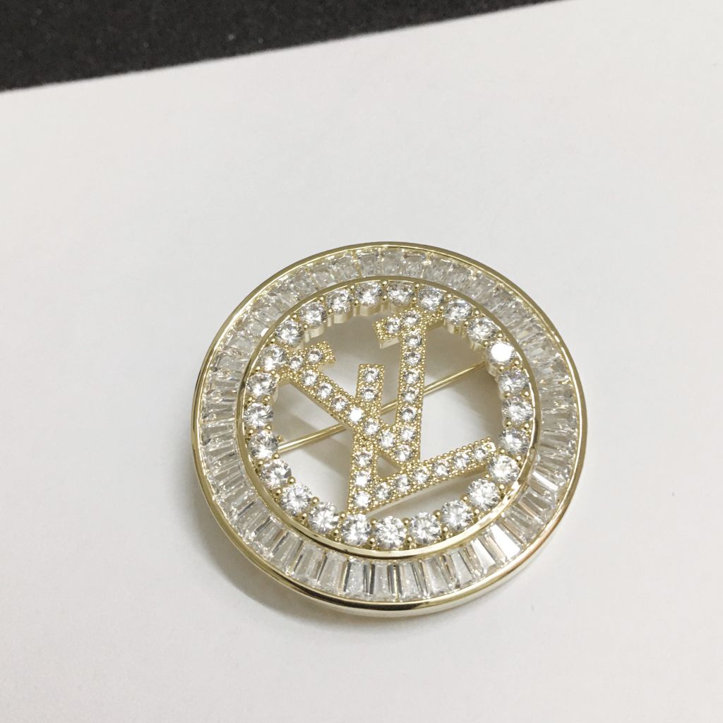  Cài Áo Nam, Nữ - LV Màu Vàng Pha Lê Trắng (AB) 