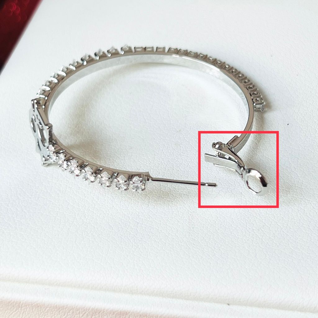  Bông Tai Khoen Tròn Dior Màu Trắng 4,3cm Pha Lê (BW) 